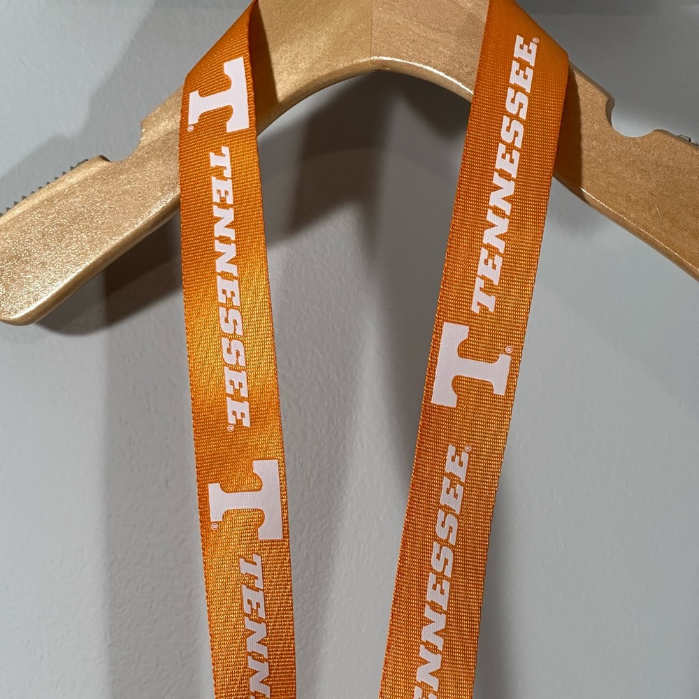 🏈 🏀 ⚾️ UT VOLS Orange & White Lanyard  NWT Licensed University of Tennessee